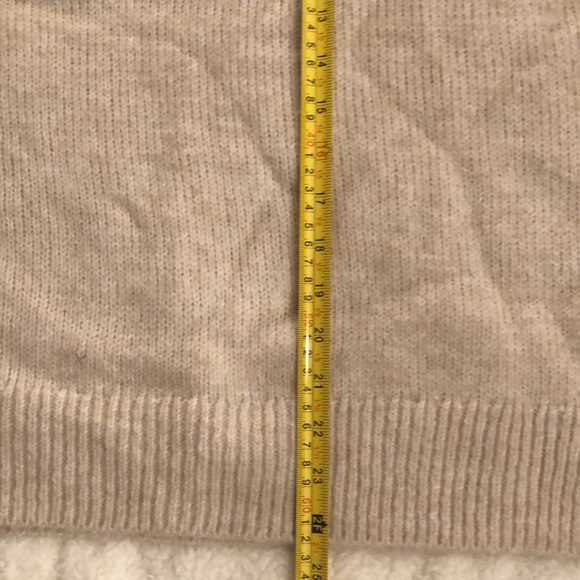 New Old Navy Sweater - Picture 3 of 4